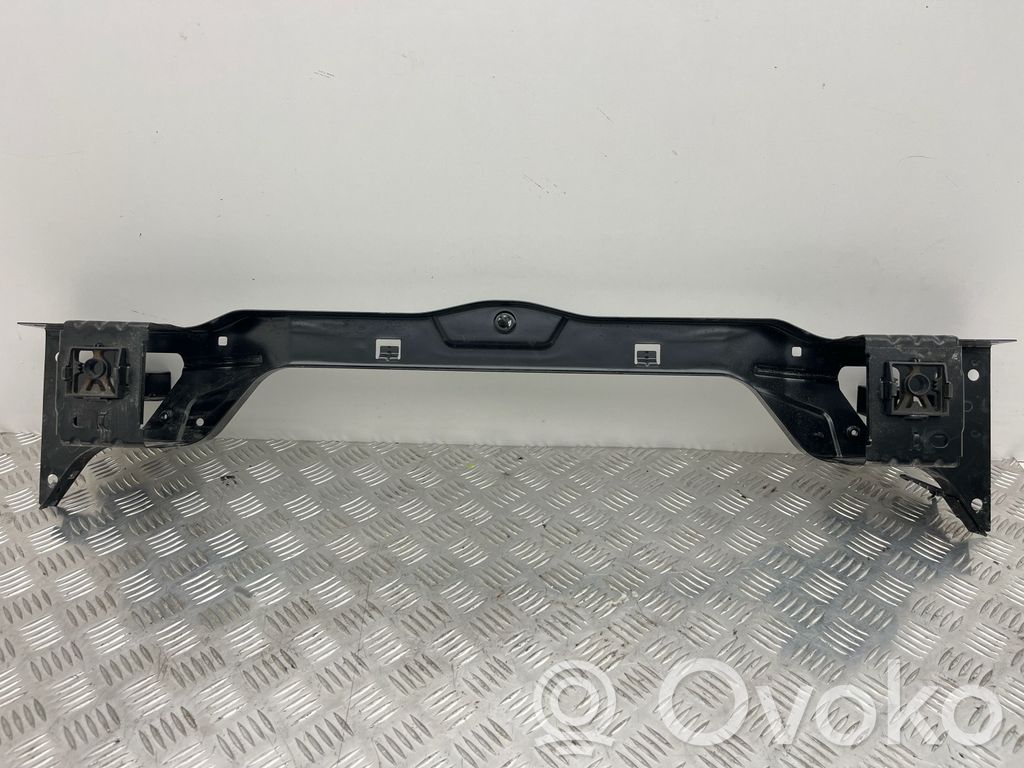 Volvo XC40 Radiatorių panelė 