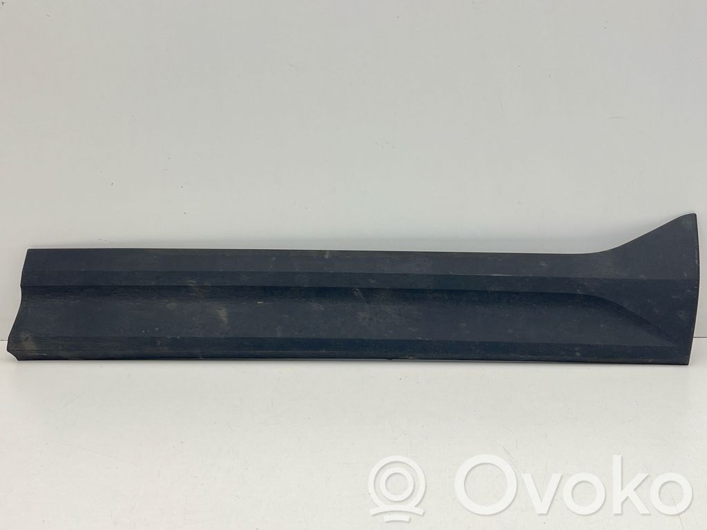 Volvo XC40 Listwa drzwi przednich 