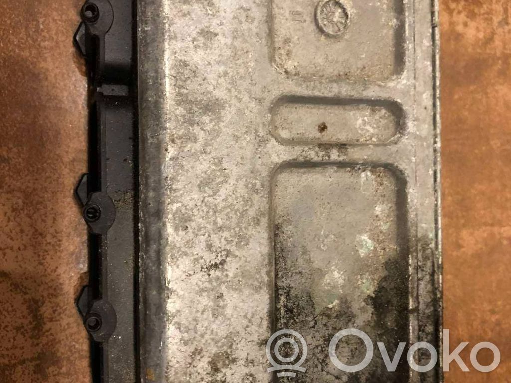 Volkswagen Golf V Engine control unit/module 