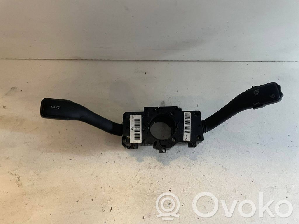 Volkswagen PASSAT B5 Wiper turn signal indicator stalk/switch 