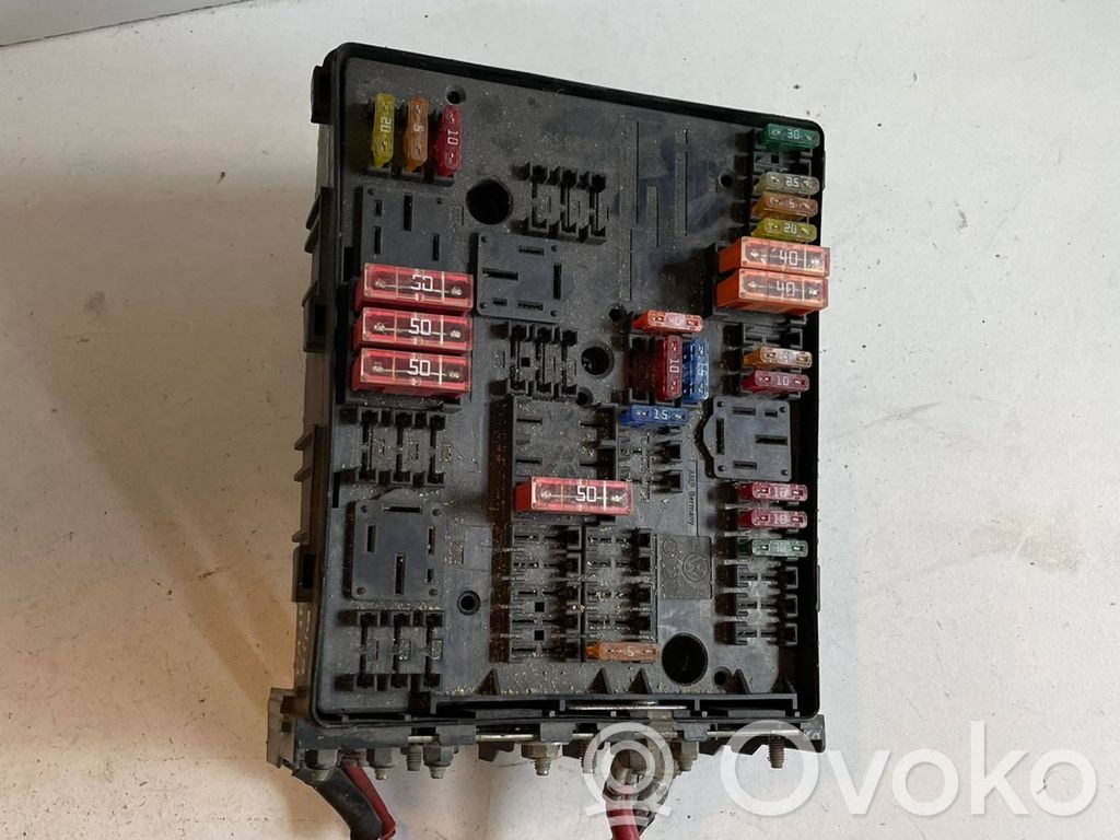 Volkswagen Touran I Fuse box set 