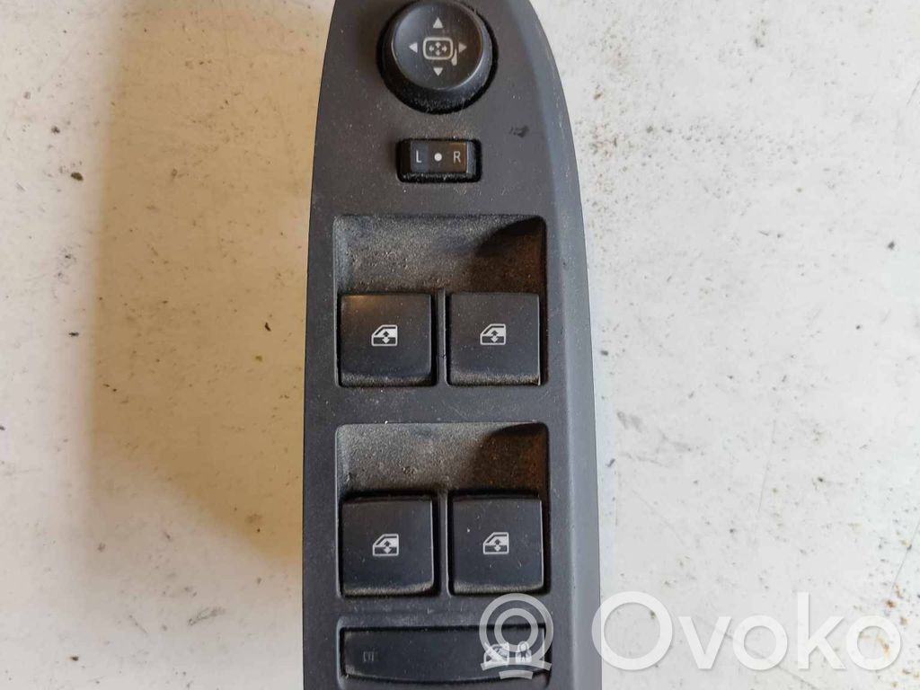 Chevrolet Volt I Electric window control switch 