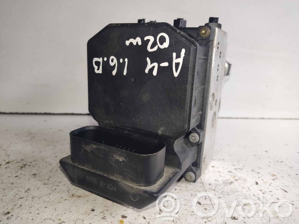 Audi A4 S4 B6 8E 8H ABS Pump 