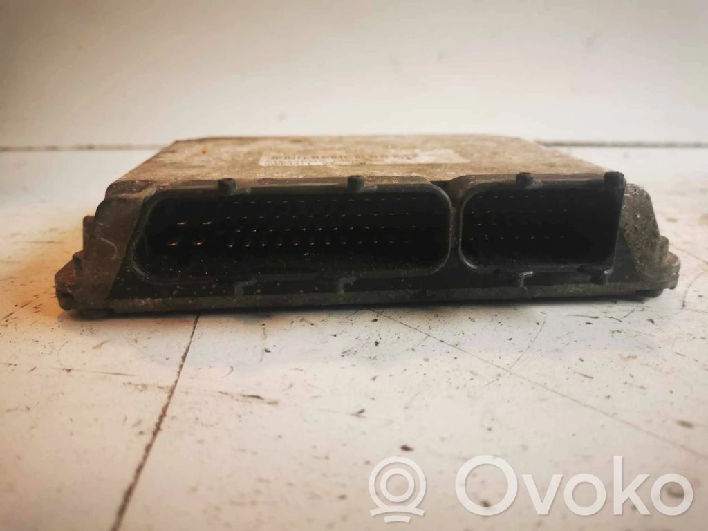 Volkswagen PASSAT B7 Engine control unit/module 