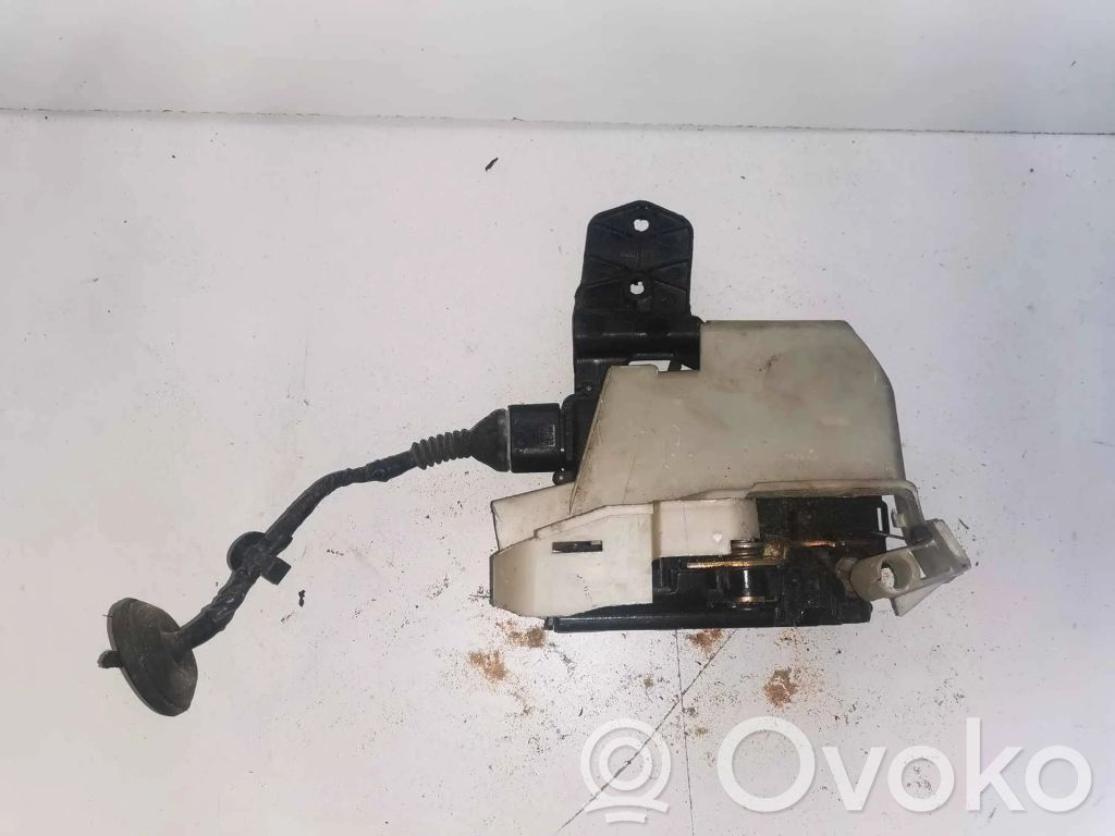 Volkswagen PASSAT B5.5 Zamek drzwi tylnych 