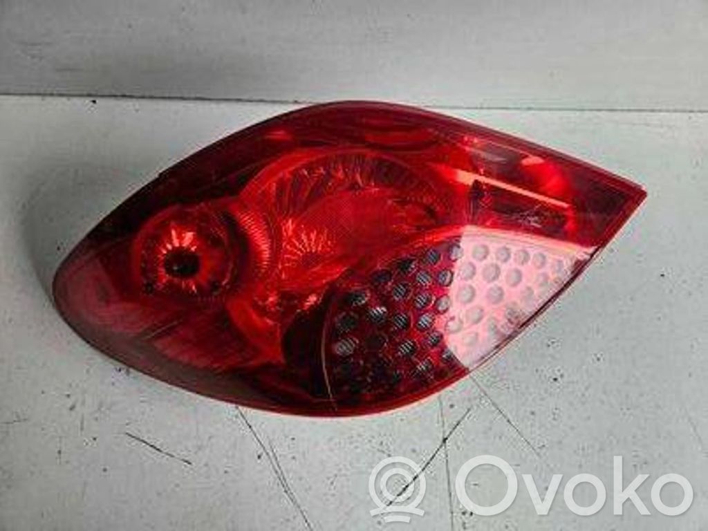 Peugeot 207 Aizmugurējais lukturis virsbūvē 