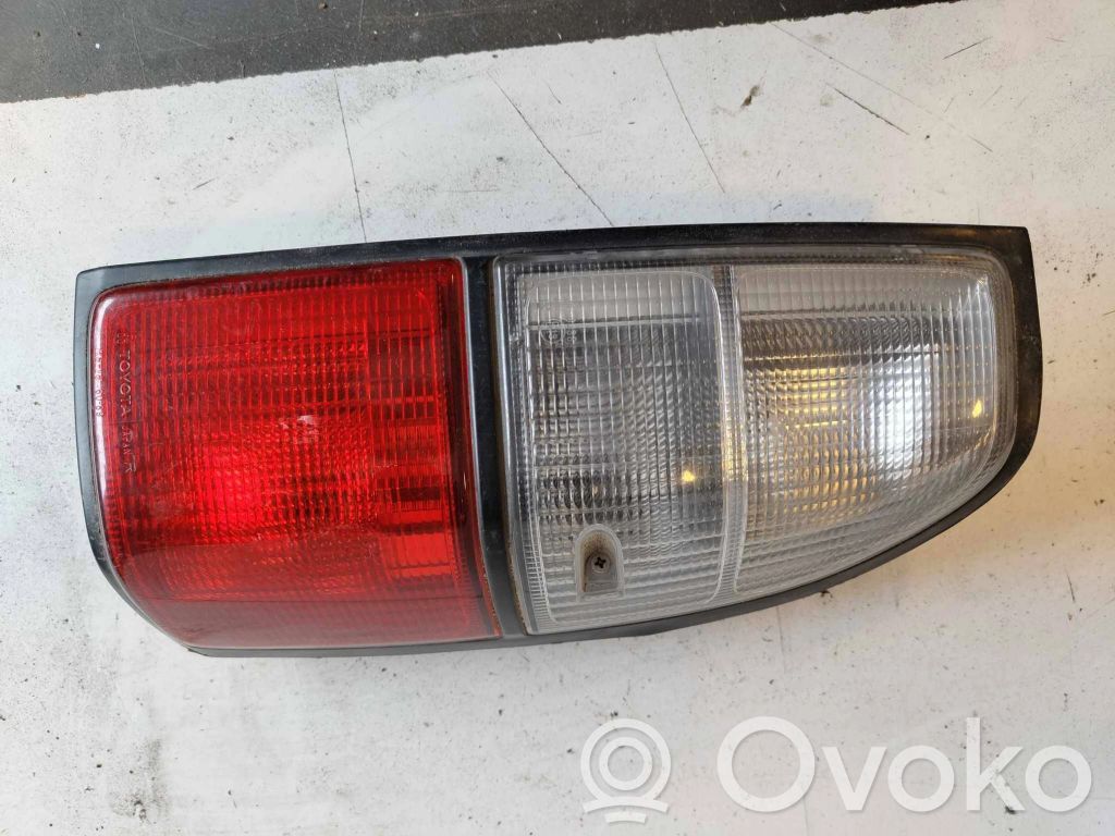 Toyota Land Cruiser (HDJ90) Galinis žibintas kėbule 