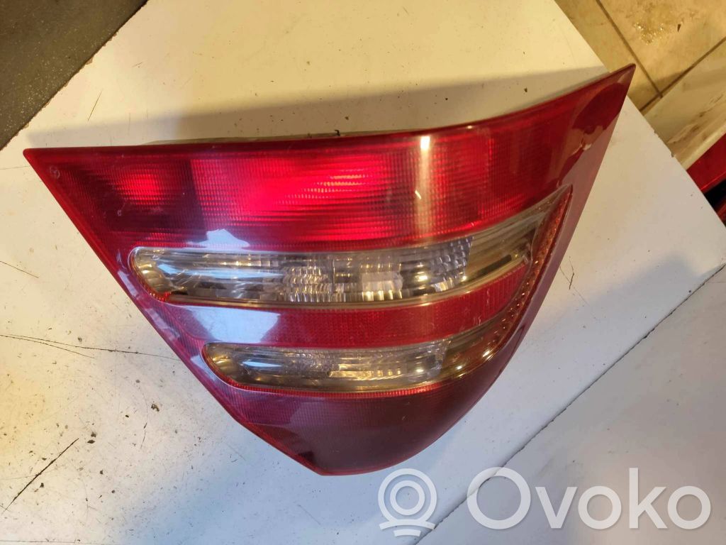 Mercedes-Benz C W203 Lampă spate în caroserie 