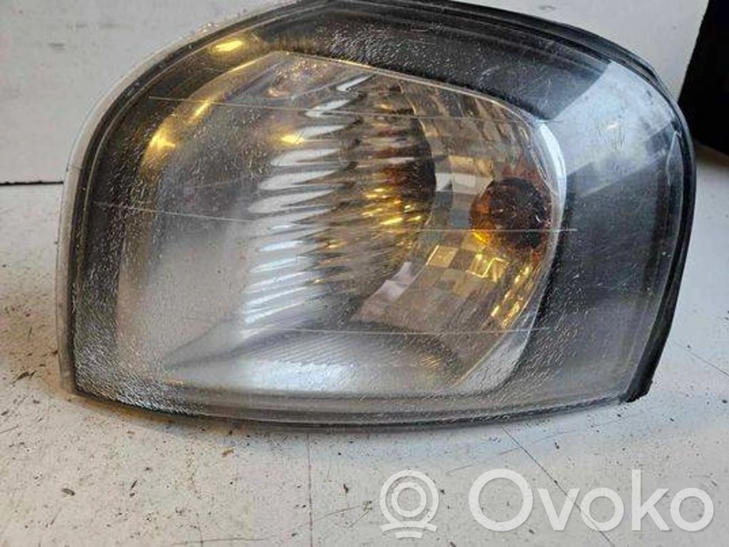 Volvo S80 Front fender indicator light 