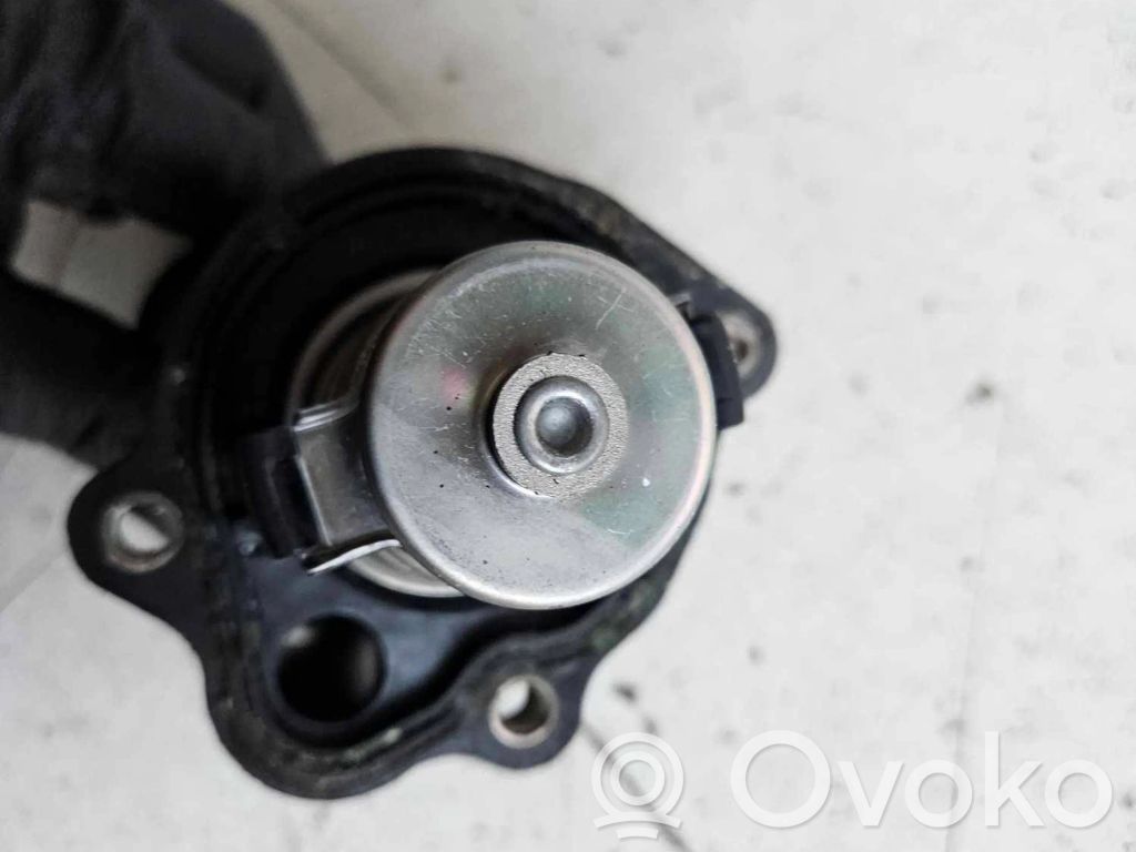 Mazda 6 Carcasa del termostato 