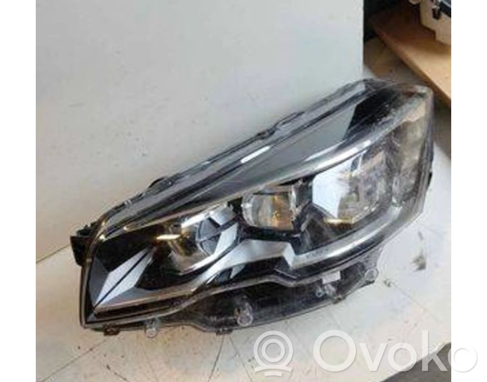 Peugeot 508 Lampa przednia 