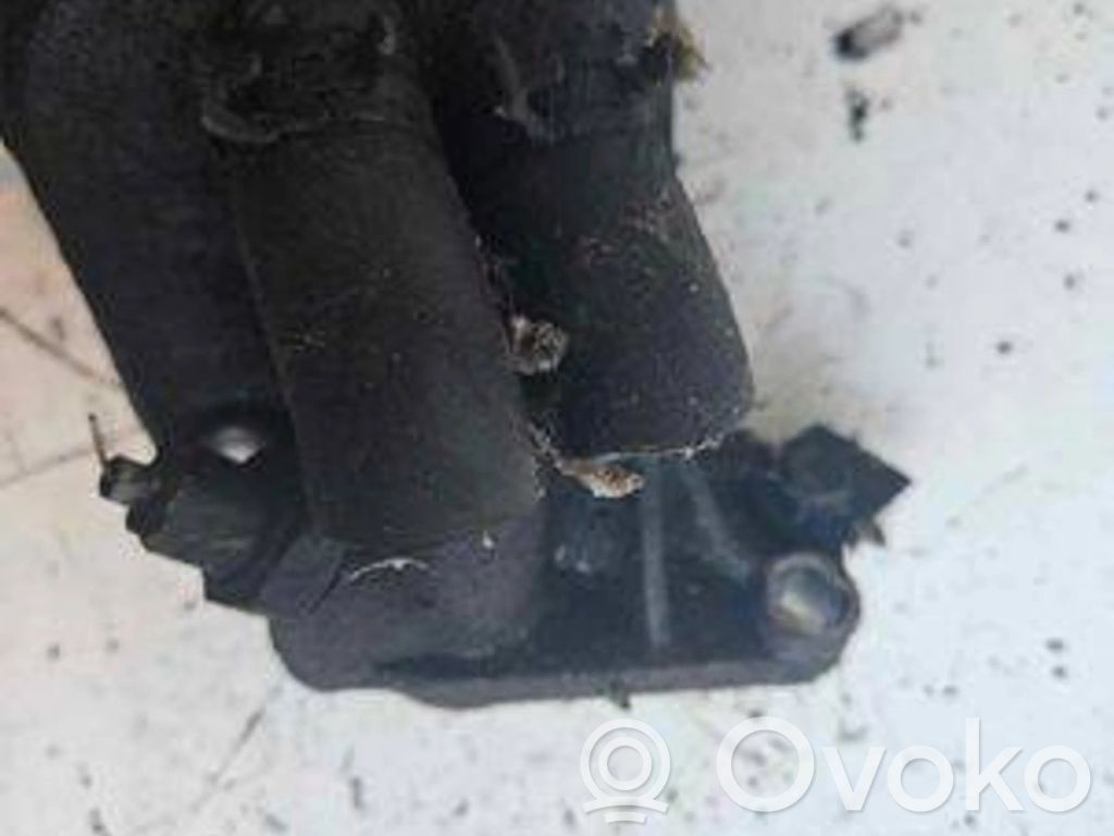 Opel Movano A Oil filter mounting bracket 