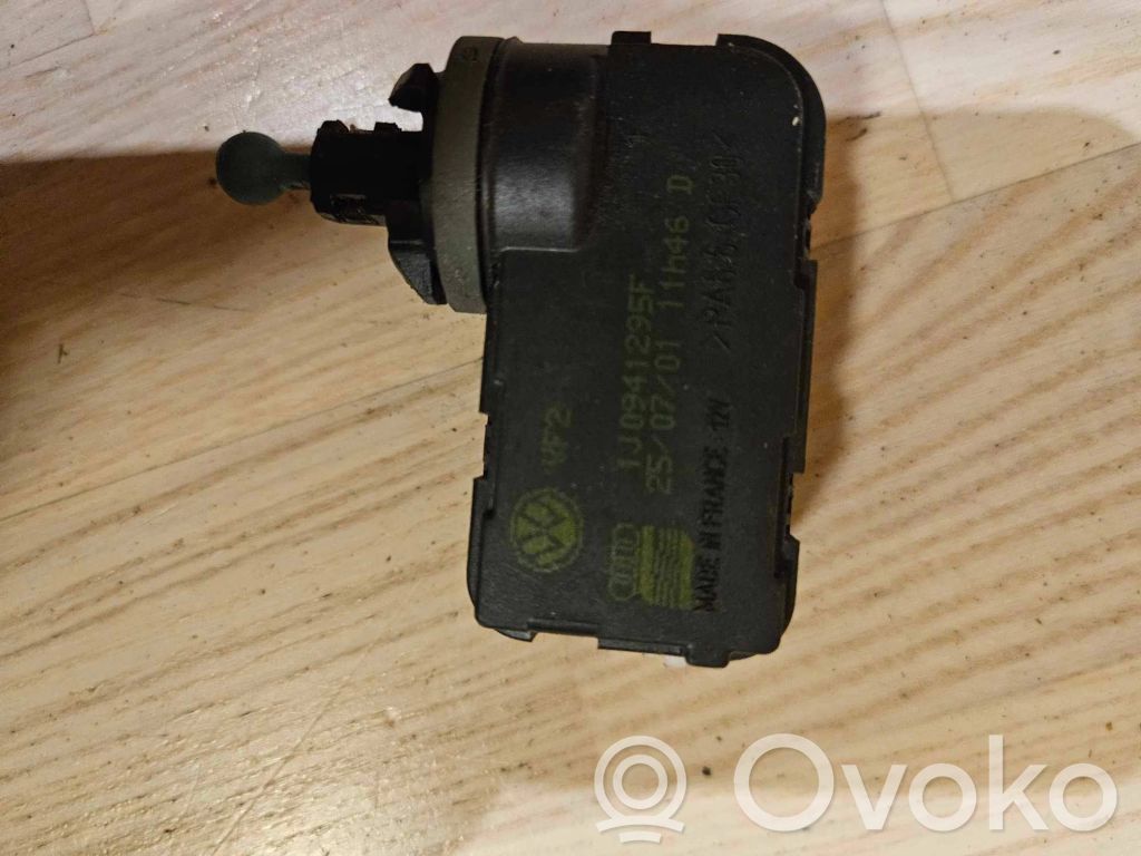 Volkswagen Golf IV Silniczek regulacji świateł 