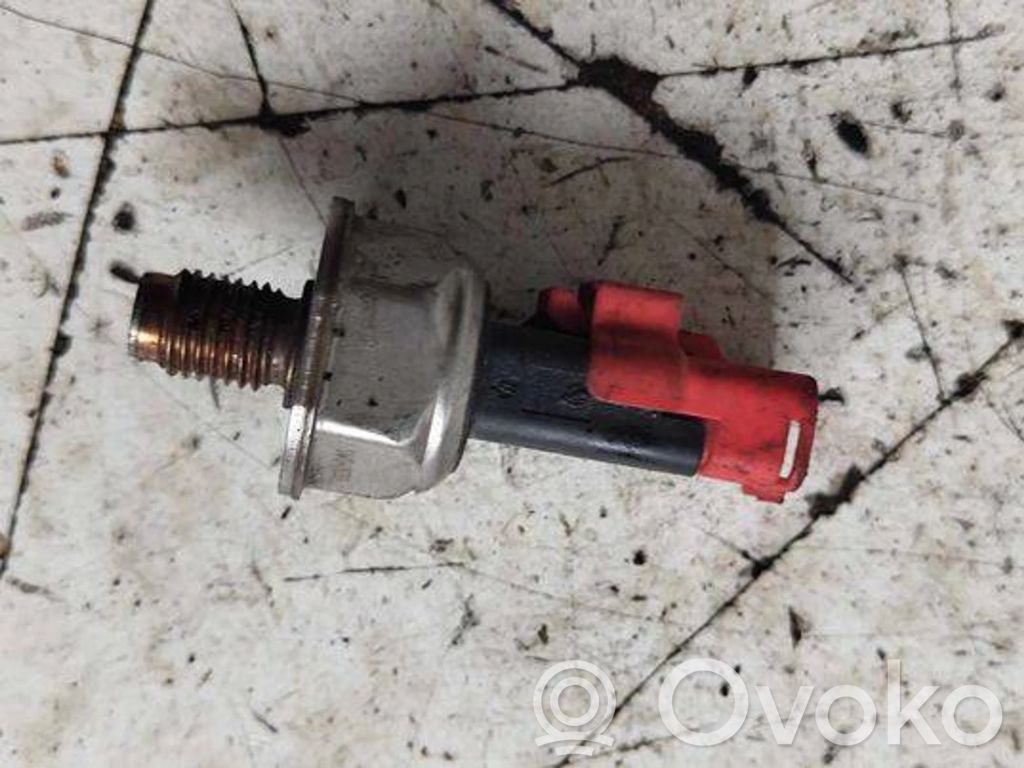 Ford Mondeo MK IV Fuel pressure sensor 