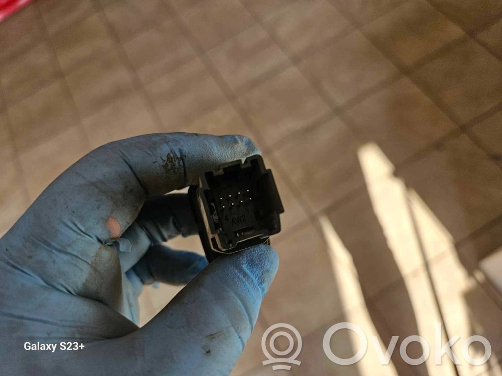 Chevrolet Volt I Engine start stop button switch 