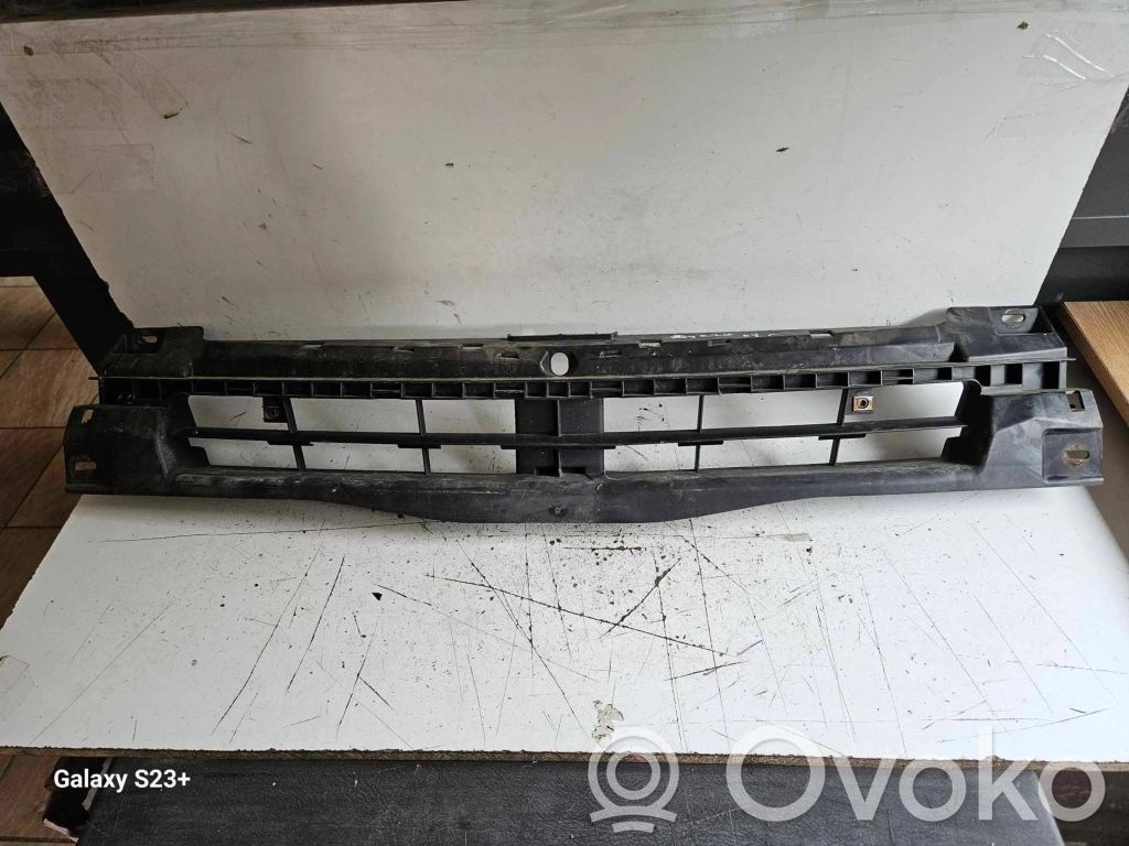 Opel Vivaro Uchwyt / Mocowanie zderzaka przedniego 