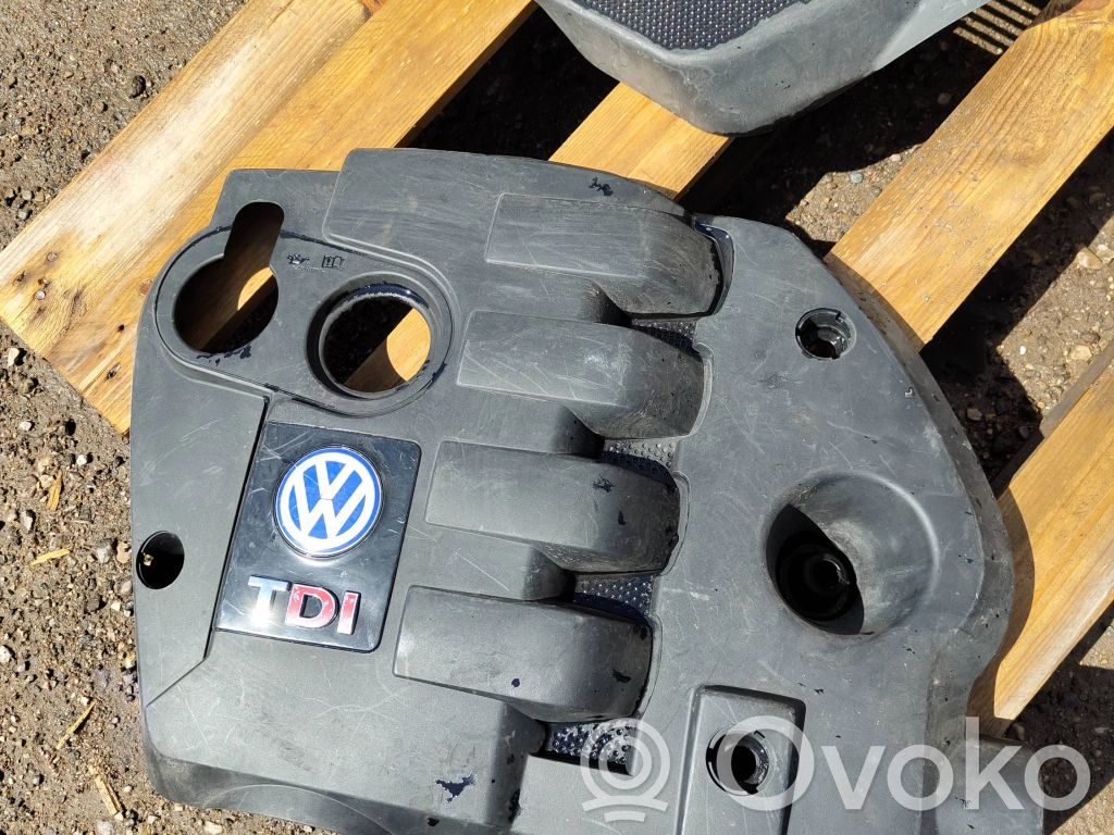 Volkswagen PASSAT B5.5 Engine cover (trim) 