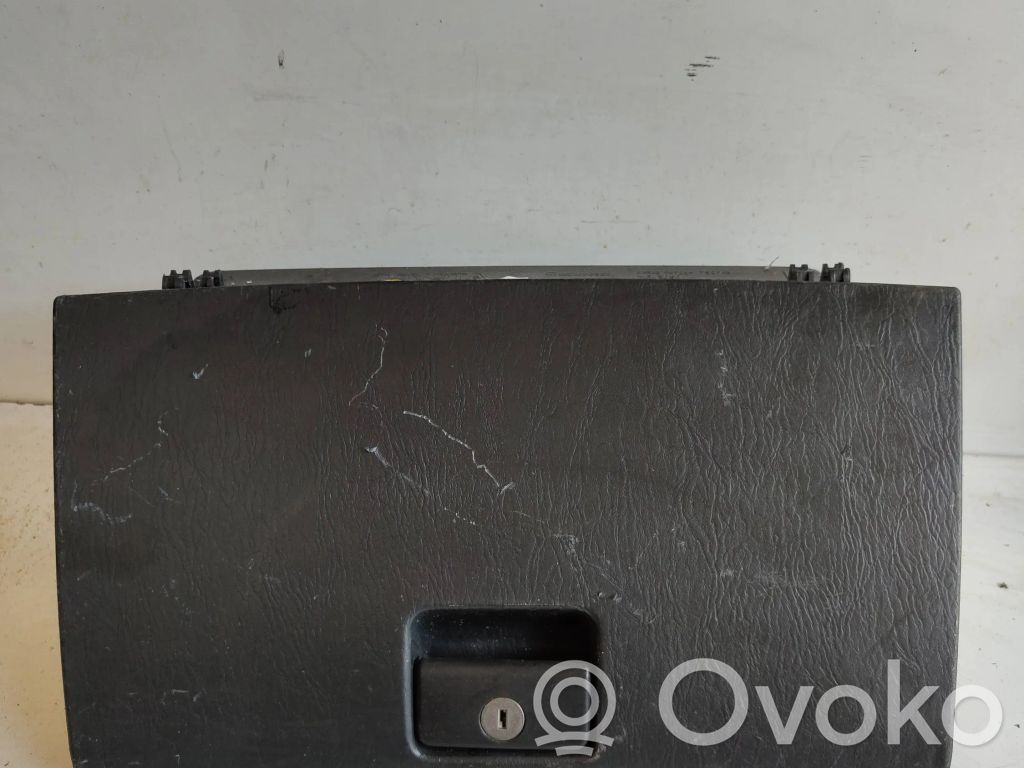 Toyota Corolla E120 E130 Daiktadėžė 