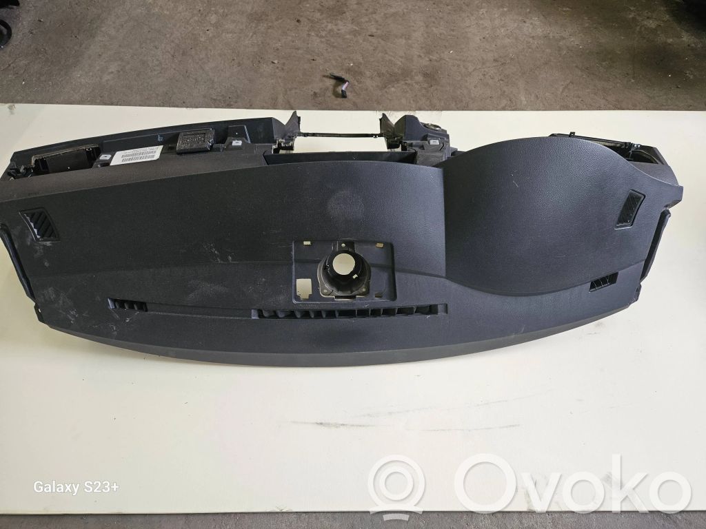 BMW 5 E60 E61 Dashboard 