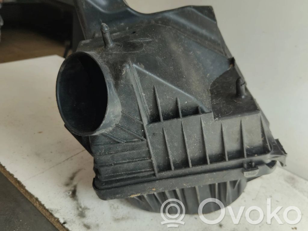 Volkswagen Routan Cutie filtru aer 