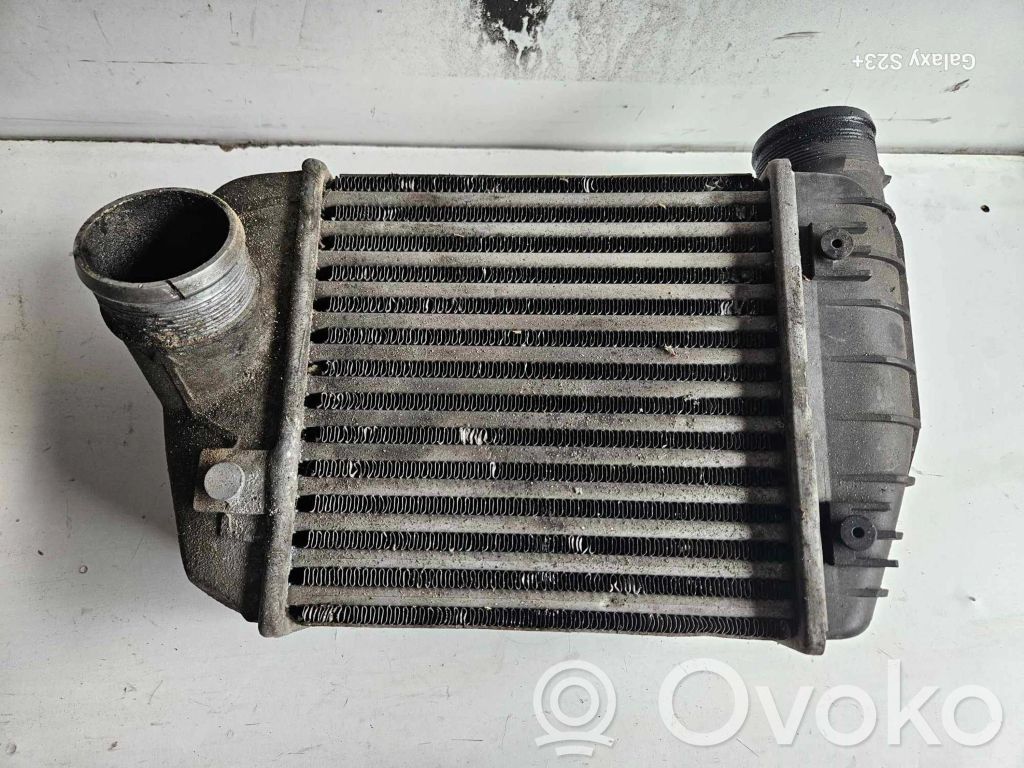 Audi A6 S6 C6 4F Chłodnica powietrza doładowującego / Intercooler 