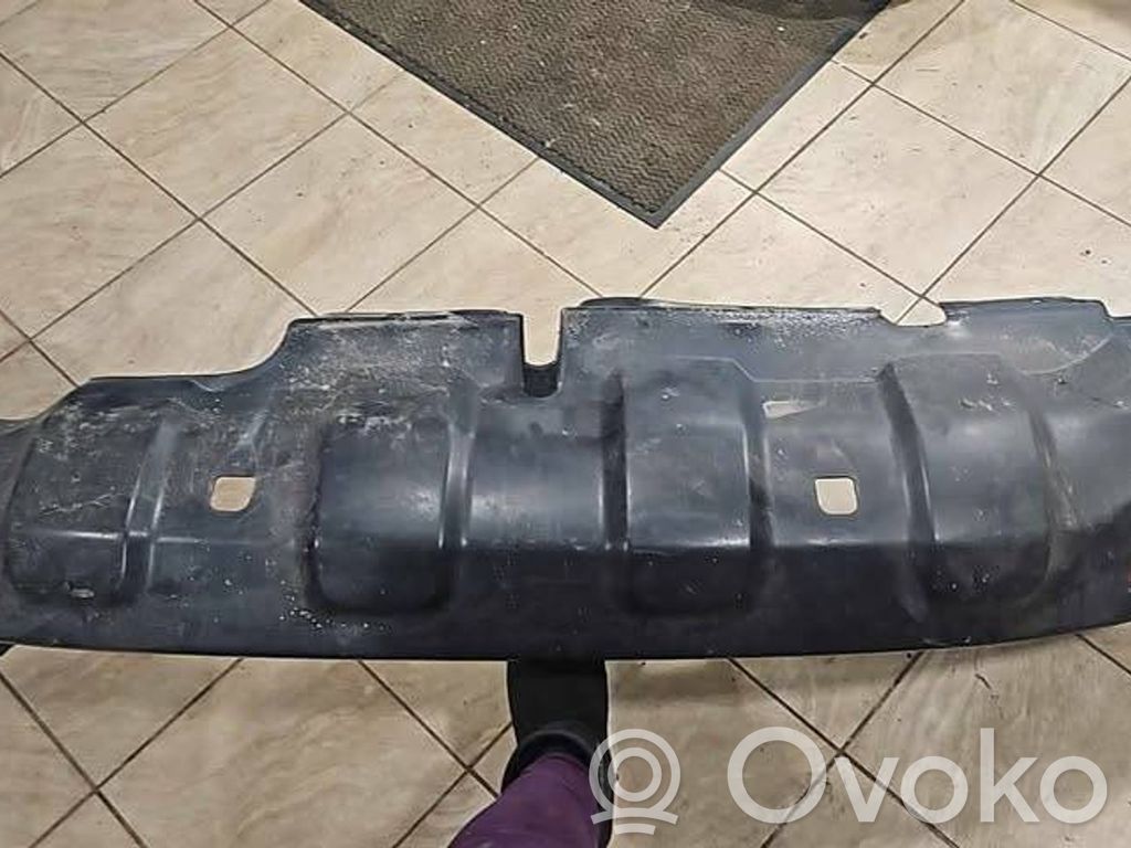 Honda CR-V Moldura inferior del parachoques trasero 