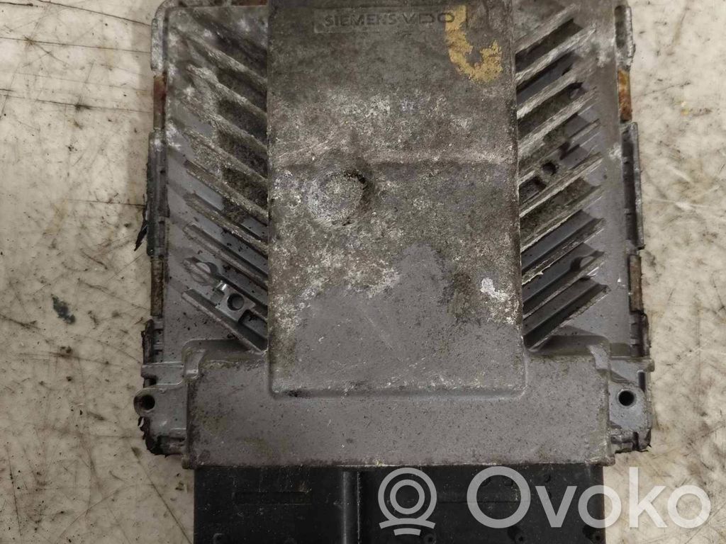 Volkswagen PASSAT B6 Engine control unit/module 