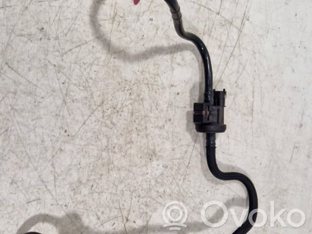 Ford C-MAX II Fuel main line pipe 