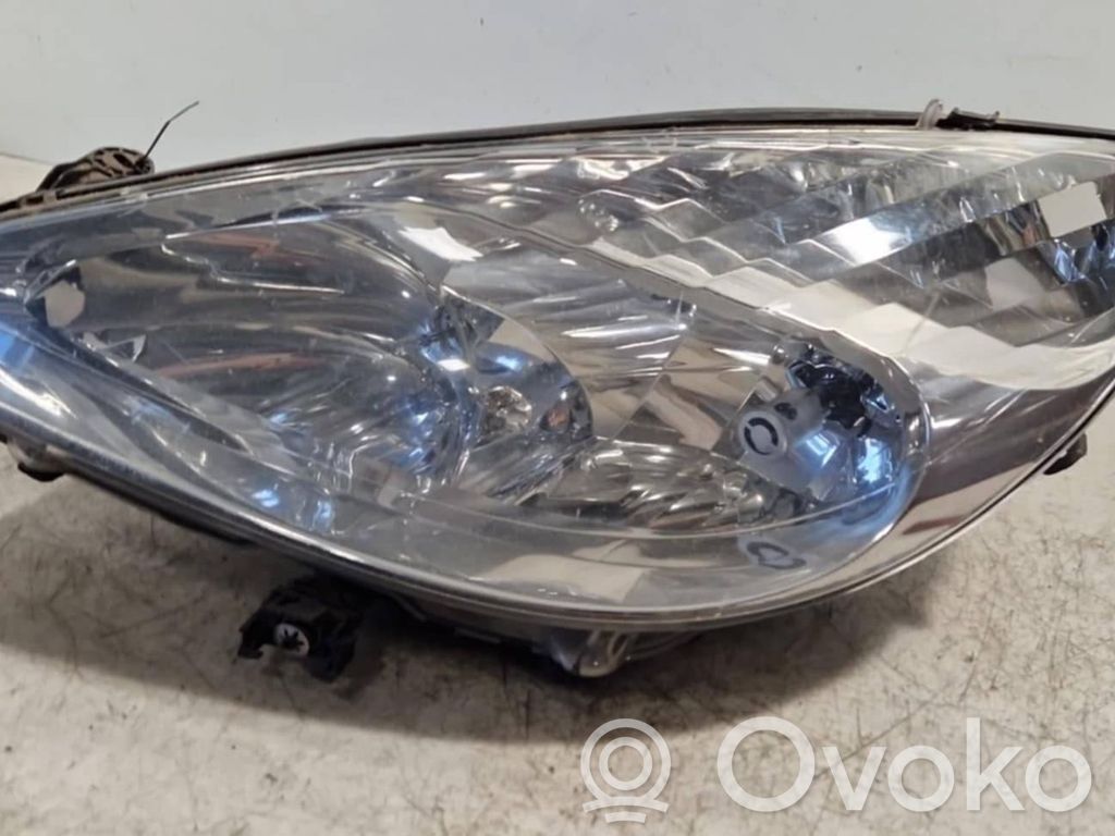 Peugeot 607 Headlight/headlamp 