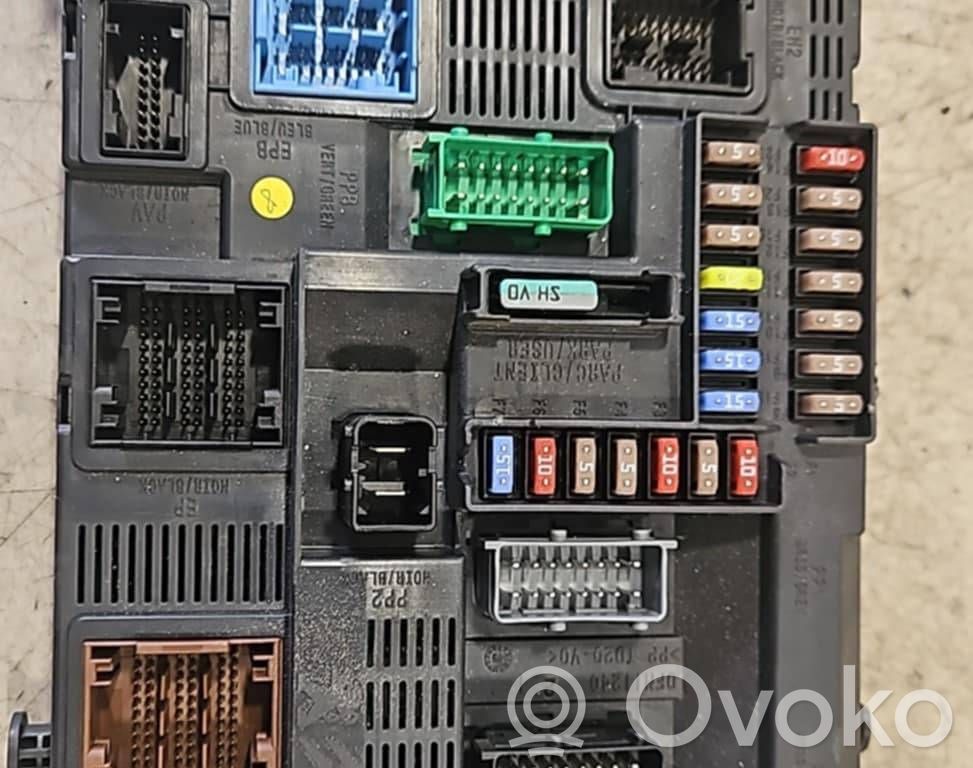 Peugeot 208 I Fuse module 