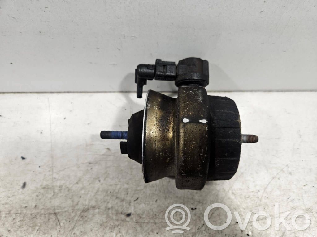 Engine mount bracket   4F0199382H