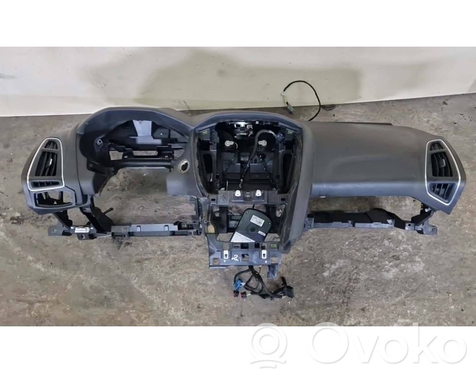 Dashboard   616688200A,110140400,BM51A044A74AC