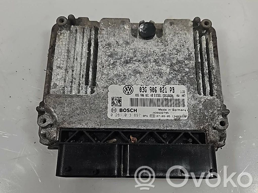 Volkswagen PASSAT B6 Engine control unit/module 