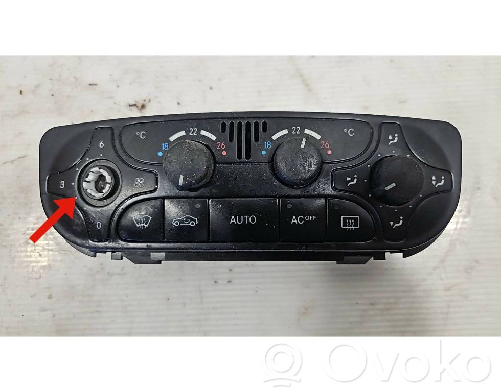 Mercedes-Benz C W203 Panel klimatyzacji 