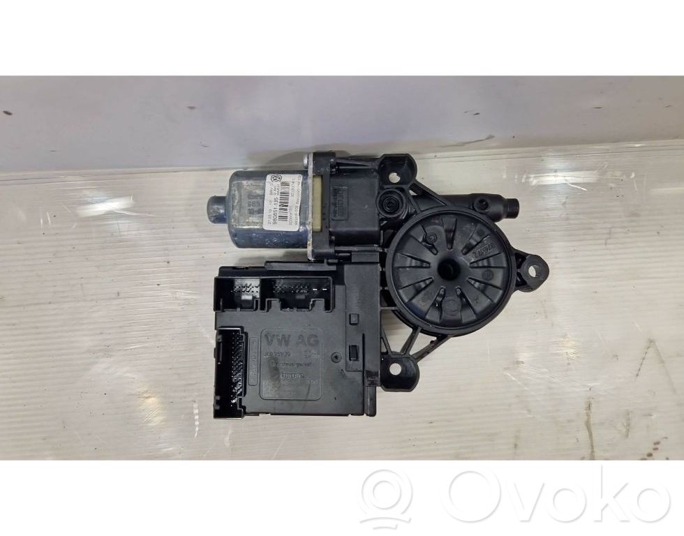Volkswagen PASSAT B6 Silnik regulatora szyby drzwi przednich 