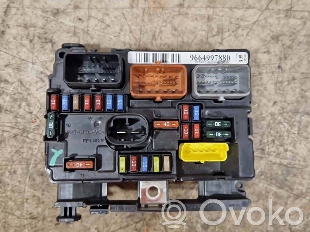 Peugeot 207 Fuse module 