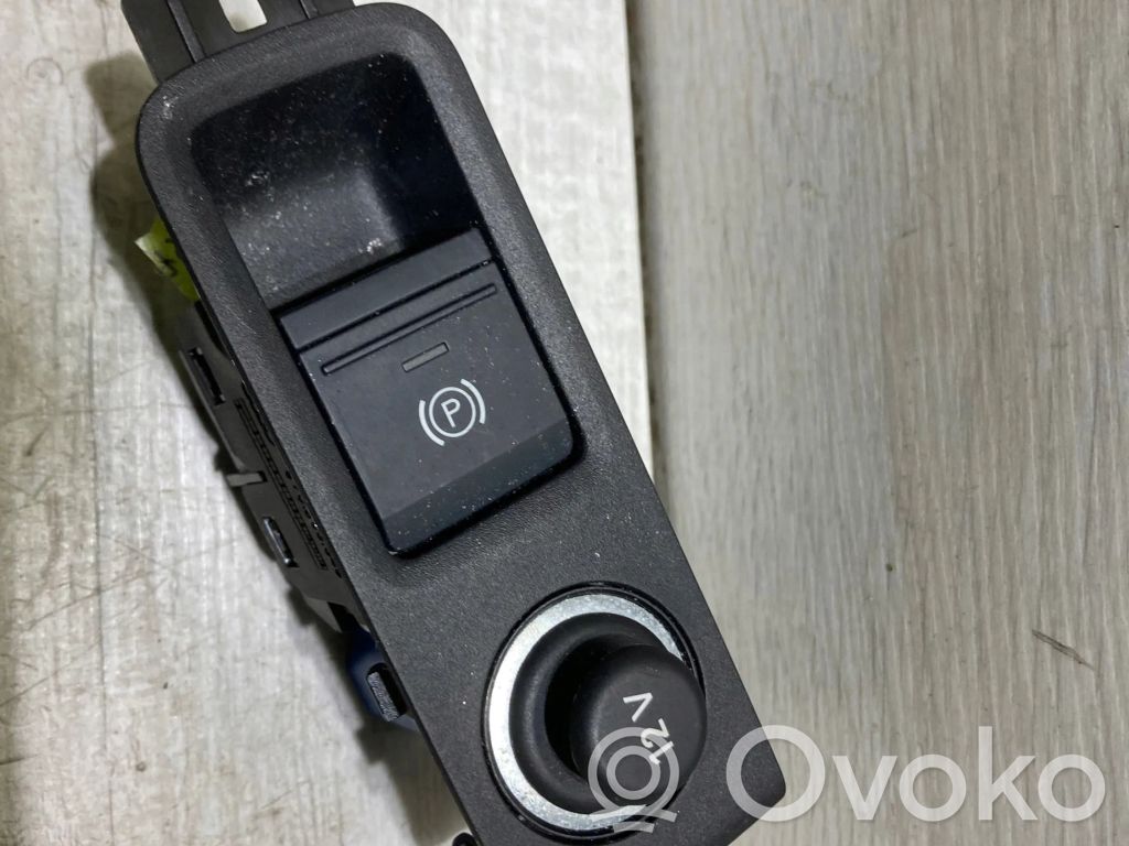 Audi A3 8Y Interrupteur, commande de frein de stationnement 