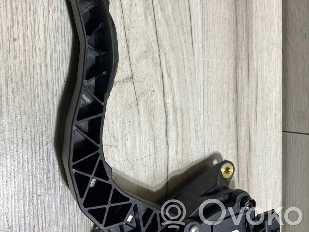 Renault Clio V Accelerator throttle pedal 