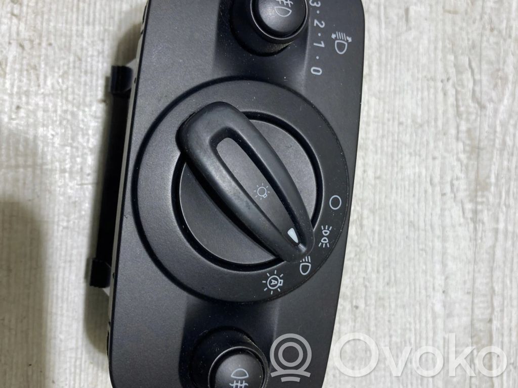 Ford Ecosport Light switch 