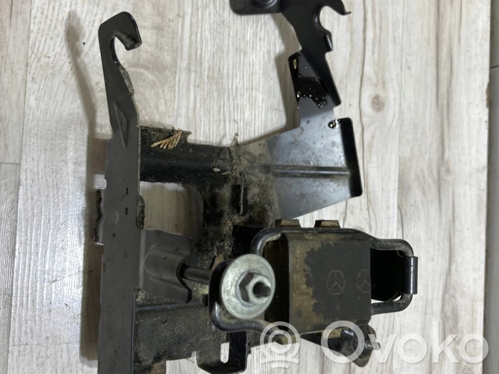 Mercedes-Benz E W211 Battery bracket 