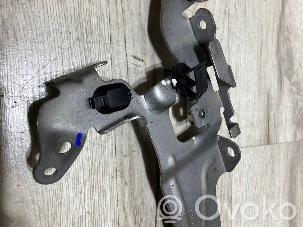 Nissan Micra K14 Engine mounting bracket 