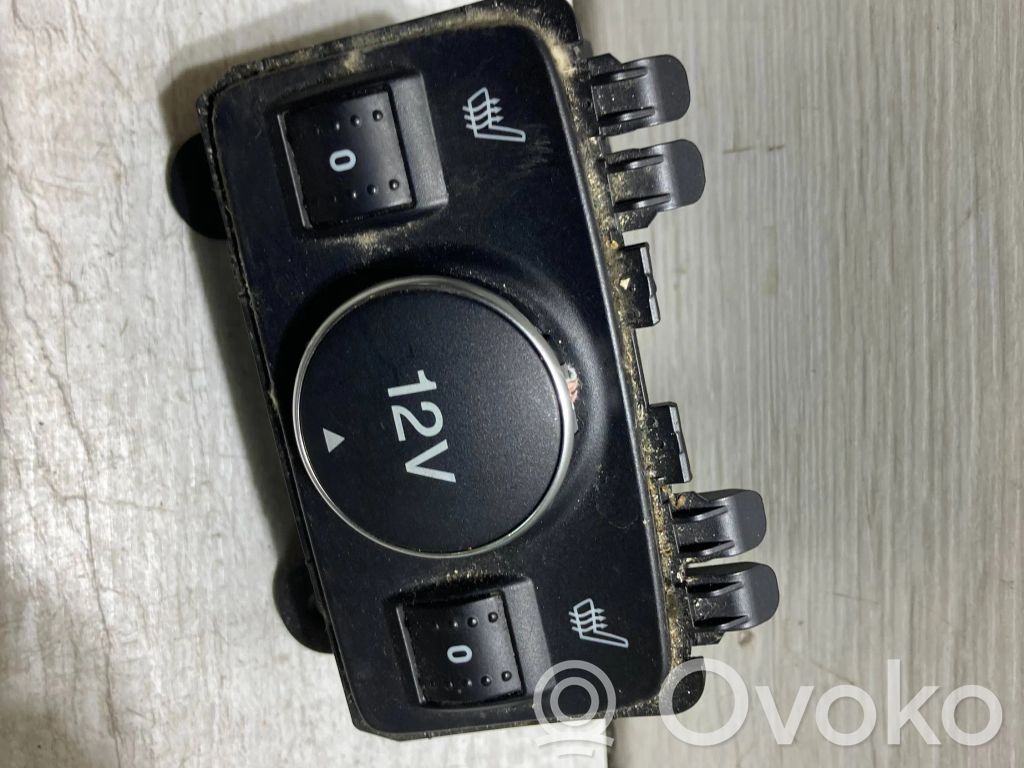 Ford C-MAX II Przełączniki podgrzewania foteli 