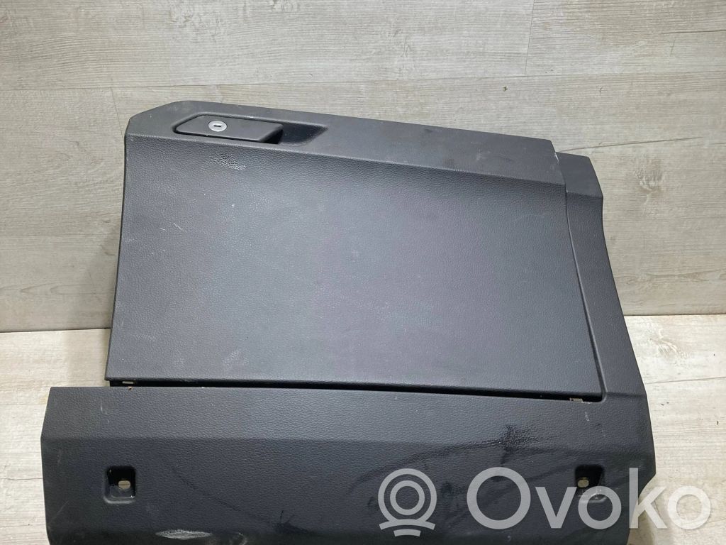 Audi Q3 F3 Juego guantera 