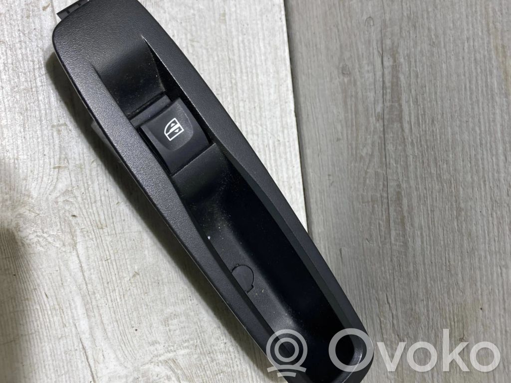 Renault Megane IV Electric window control switch 
