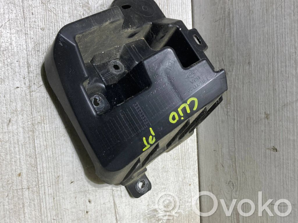 Renault Clio V Rear bumper mounting bracket 