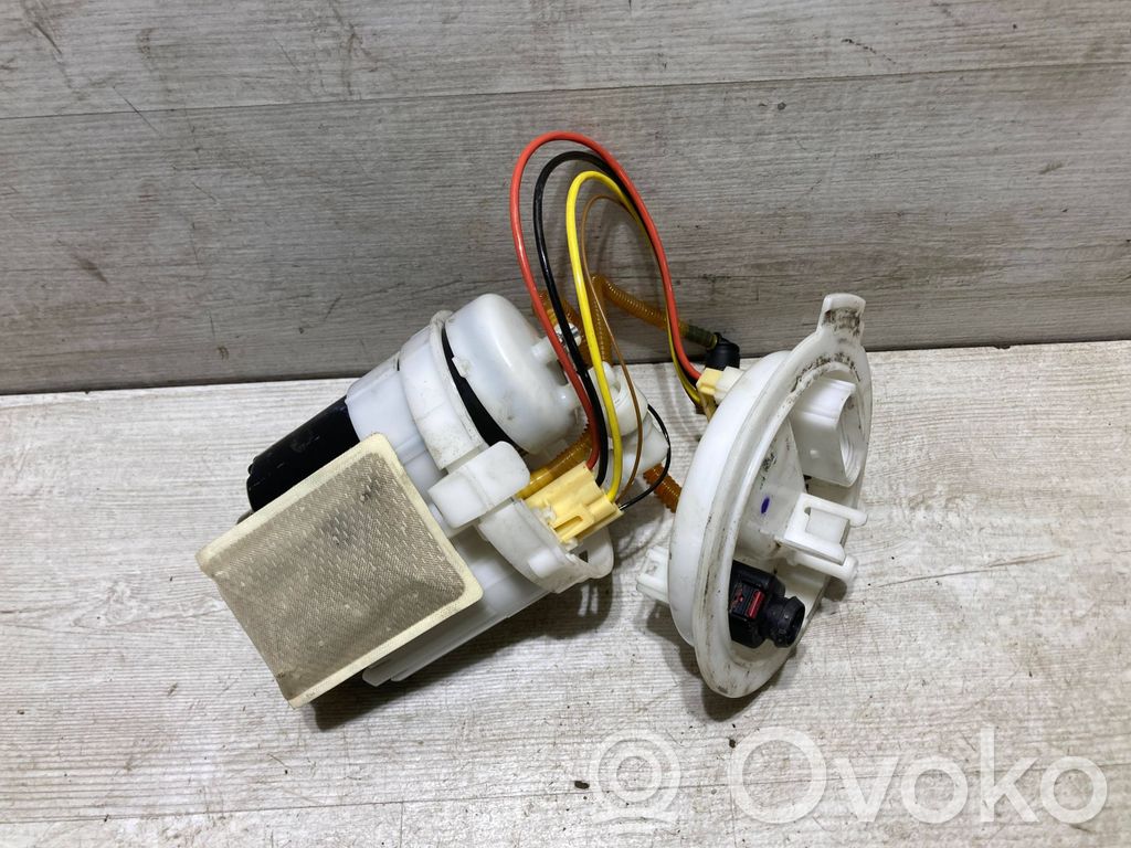 Audi A4 S4 B9 Bomba interna de combustible 