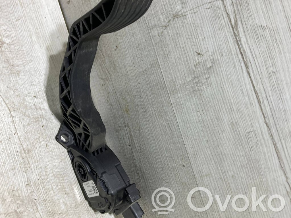 Opel Crossland X Accelerator throttle pedal 