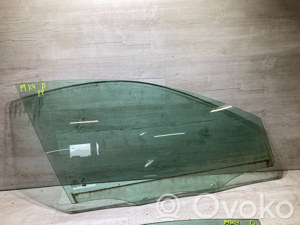 Ford Focus Pagrindinis priekinių durų stiklas (keturdurio) 