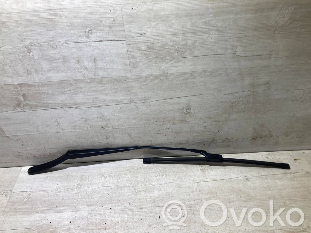 Ford Focus Front wiper blade arm 