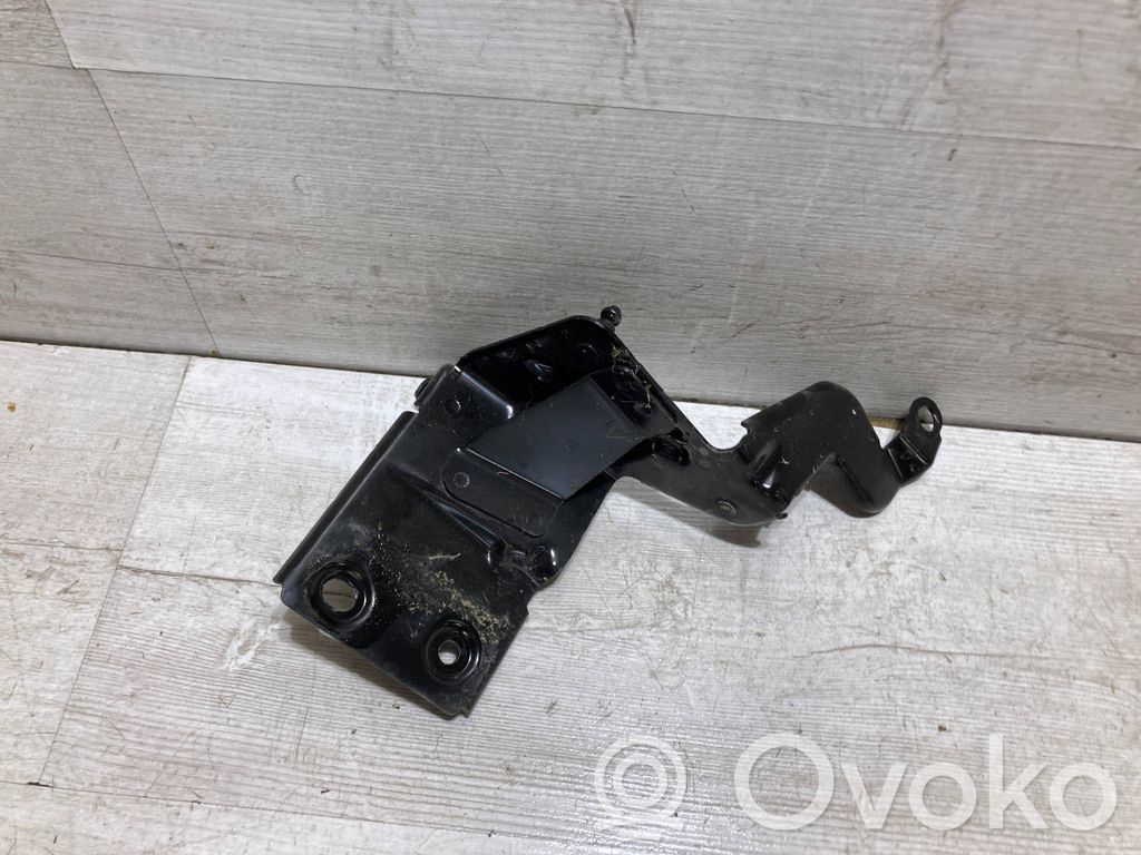 Audi A3 S3 8V Uchwyt / Mocowanie pompy ABS 